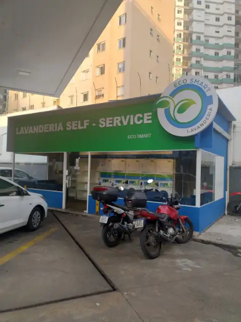 Fachada da Eco Smart Lavanderia Cambuci, no Posto Shell da Rua do Lavapés, 187, em São Paulo