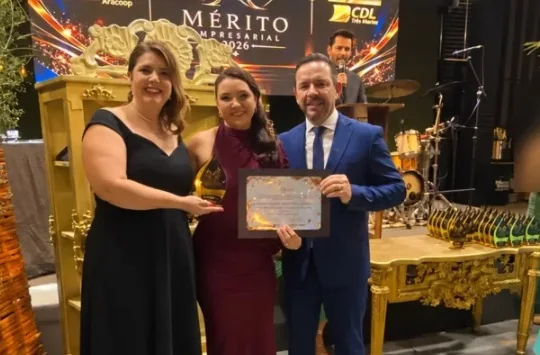 Entrega do prêmio Destaque do Ano em Três Marias