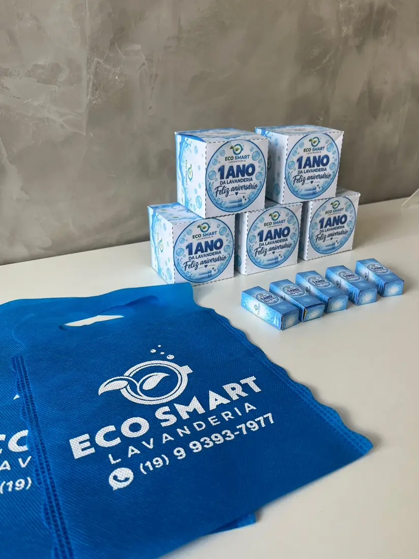 Lembrancinhas personalizadas de 1 ano e sacolas da Eco Smart Lavanderia Valinhos